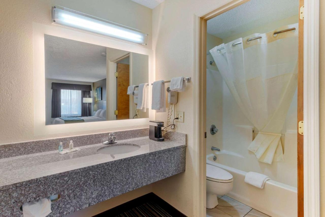 Quality Inn Ashburn Kültér fotó